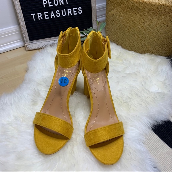 NEW Nicole Miller - Neaker Block Heel Sandal 10 - Picture 6 of 16